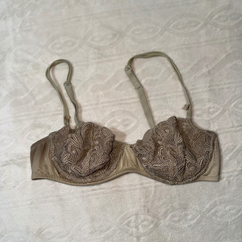 Vintage Victoria's‎ Secret lace bra 36B